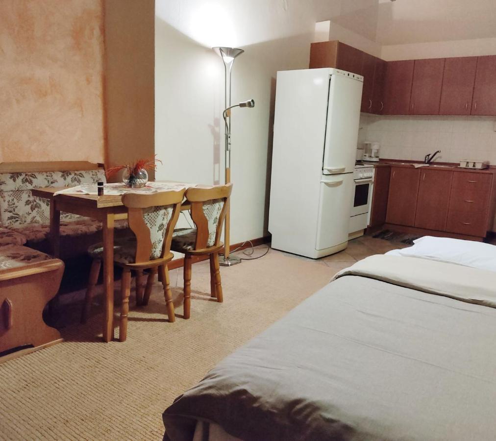 Klio Guesthouse Портариа Екстериор снимка