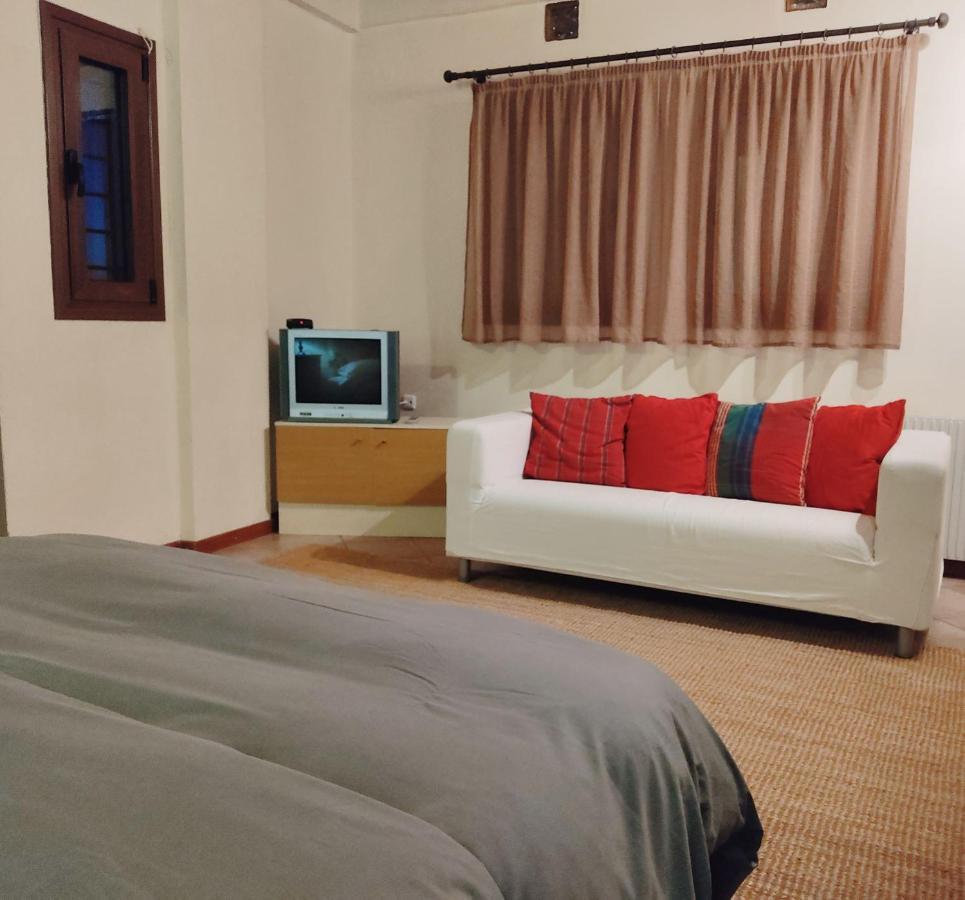 Klio Guesthouse Портариа Екстериор снимка