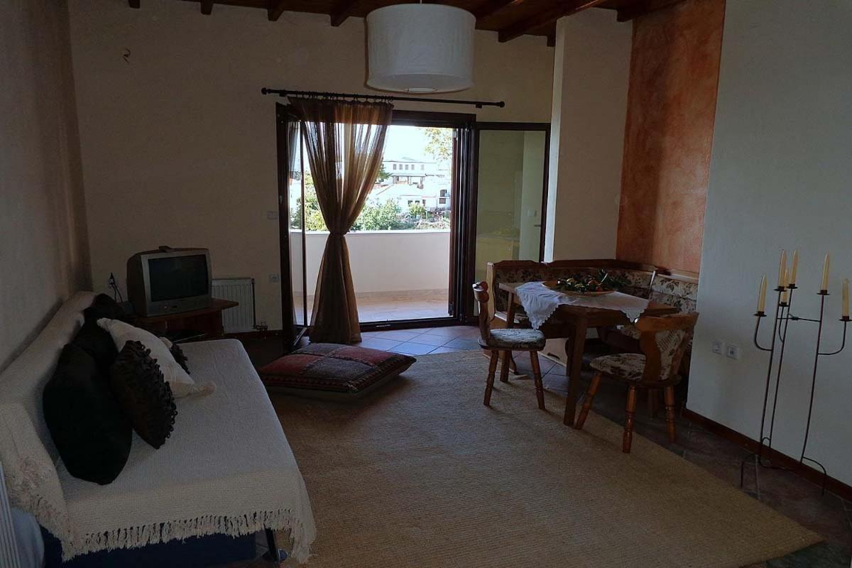 Klio Guesthouse Портариа Екстериор снимка